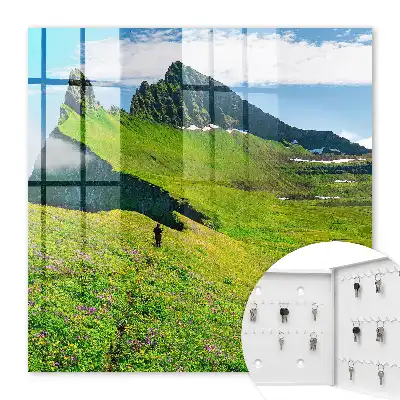 Montagnes vertes et ciel bleu