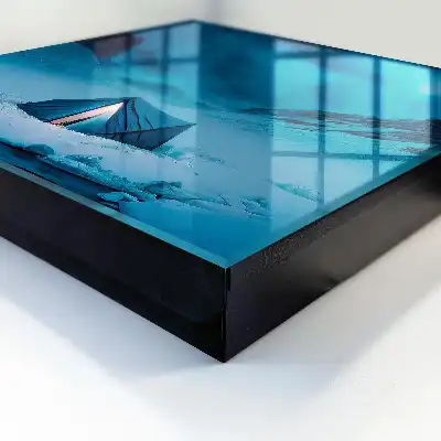 Nuit bleue avec une tente illuminée