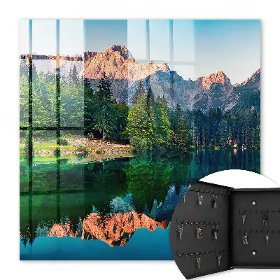 Paysage de montagne autour du lac