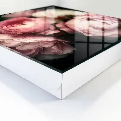 Charme floral sur fond sombre