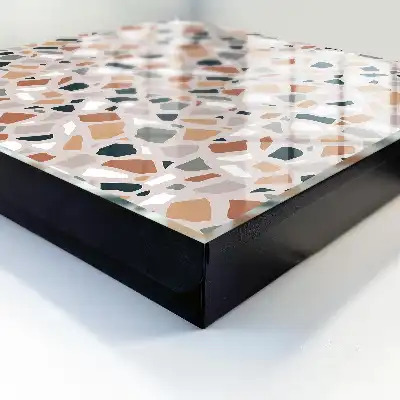 Mosaïque de pierre en coloris gris crème