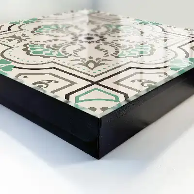 Décoration murale géométrique avec accents végétaux