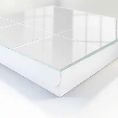 Carreaux brillants avec détails décoratifs