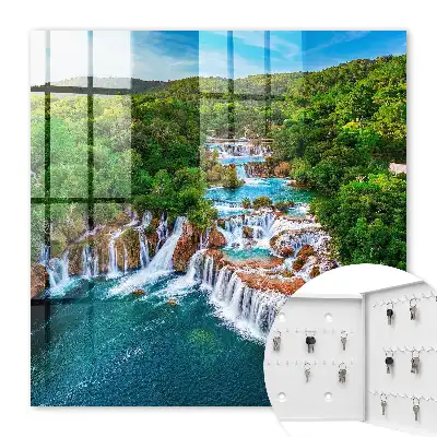 Cascades naturelles et verdure luxuriante