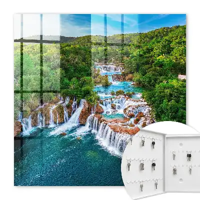 Cascades naturelles et verdure luxuriante