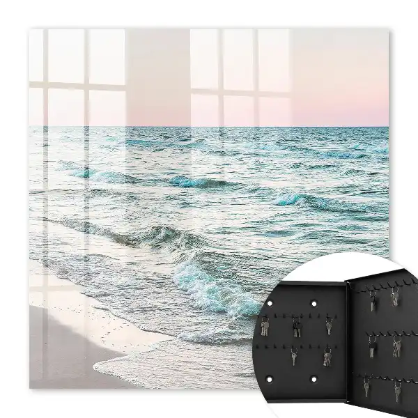 Vagues de la mer au coucher du soleil