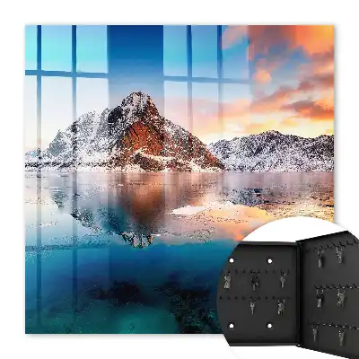Harmonie des montagnes sous la lumière du soleil