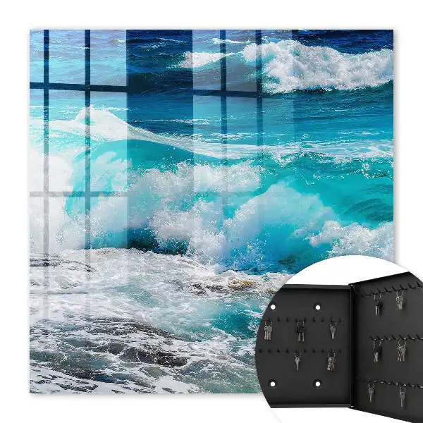 La puissance des vagues à l'écume blanche