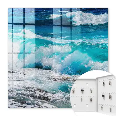 La puissance des vagues à l'écume blanche