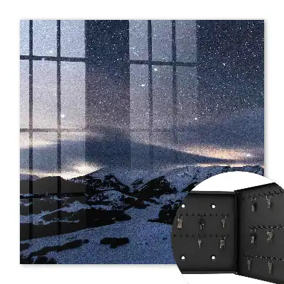 Ciel étoilé avec montagnes la nuit
