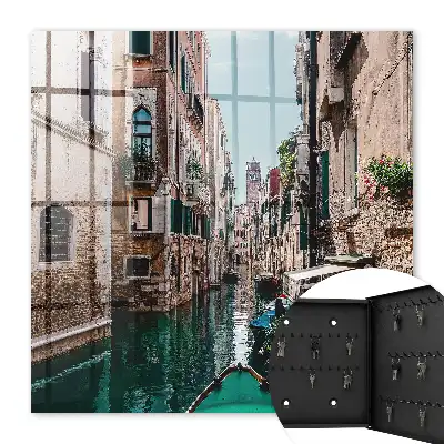 Canal de Venise bordé de bâtiments historiques