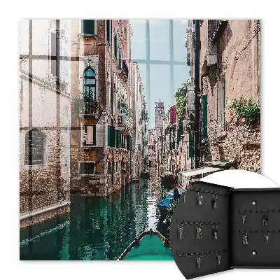 Canal de Venise bordé de bâtiments historiques
