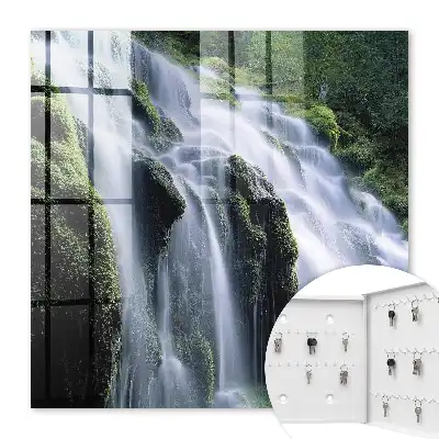 Cascade verte environnante