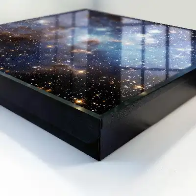 Espace cosmique avec brouillard bleu