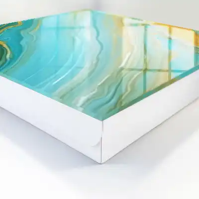 Vagues colorées avec des touches de jaune