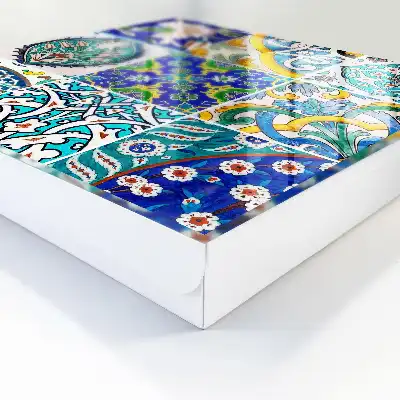Motifs symétriques aux détails colorés