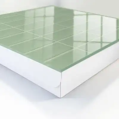 Carreaux verts à motif symétrique