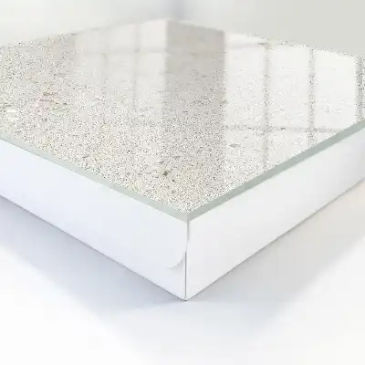 Pierre beige au style minimaliste et subtil