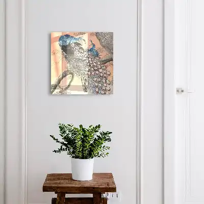 La beauté d'un paon sur fond pastel