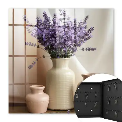 Fleurs dans un vase crème
