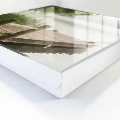 La paix du lac entourée de verdure