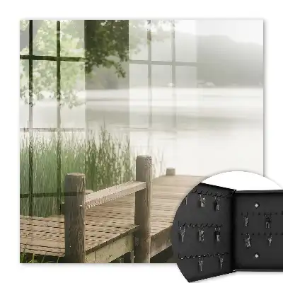 La paix du lac entourée de verdure