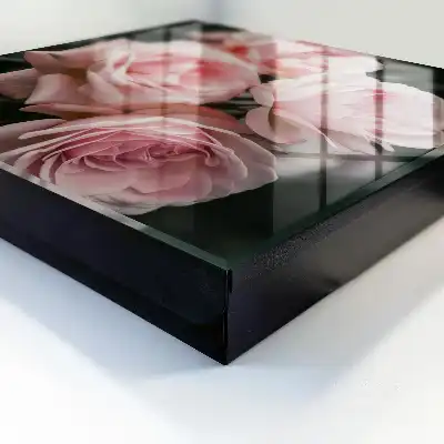 Bouquet de roses roses en pleine floraison
