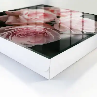 Bouquet de roses roses en pleine floraison