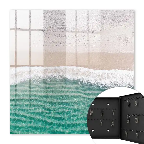 Plage d'été avec sable et vagues