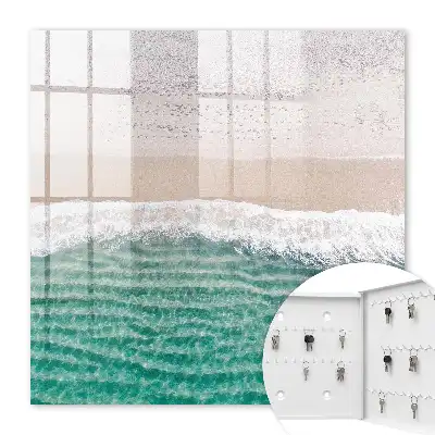Plage d'été avec sable et vagues