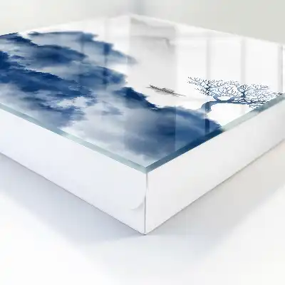 Montagnes mystérieuses et nuages bleus