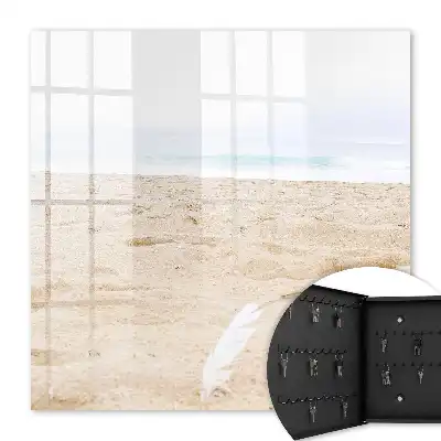 Détente sur la plage au bord de la mer calme