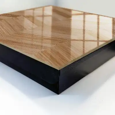Revêtement à motif chevrons en bois dans les tons bruns et beiges