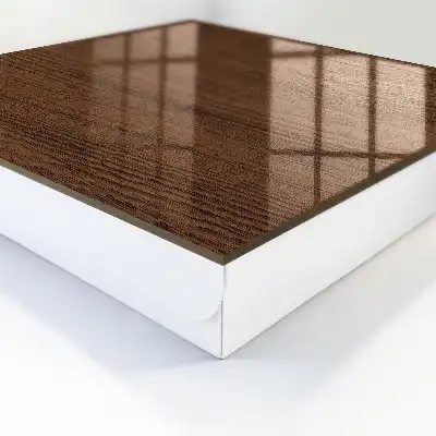 Revêtement à texture boisée au grain marqué