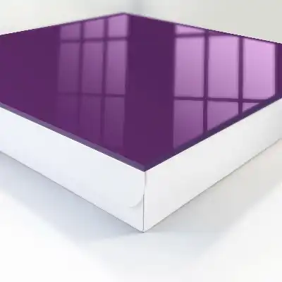 Violet intense au design minimaliste moderne
