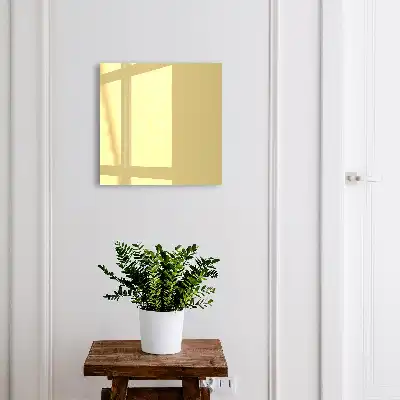 Décoration au style minimaliste en jaune pastel