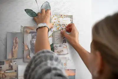 Tableau affichage liège Une pousse de plante avec des feuilles