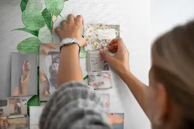 Tableau affichage liège Une branche avec des feuilles