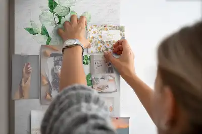 Tableau affichage liège Une branche avec des feuilles