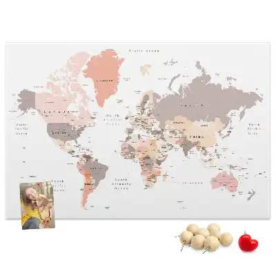 Tableau de liège Carte détaillée du monde