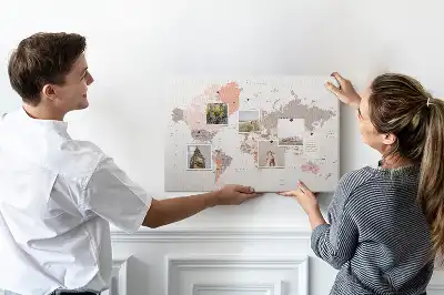 Tableau de liège Carte détaillée du monde