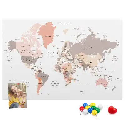 Tableau de liège Carte détaillée du monde