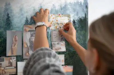 Tableau de liège Forêt de conifères brumeuse