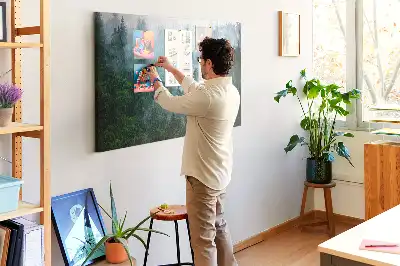 Tableau de liège Forêt de conifères brumeuse