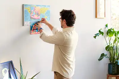 Tableau d’affichage en liège Carte du monde et drapeaux