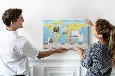Tableau d’affichage en liège Carte du monde et drapeaux