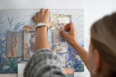 Tableau d’affichage en liège Papillon dans le pré