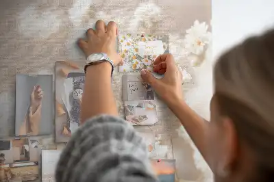 Tableau d’affichage en liège Petites fleurs blanches