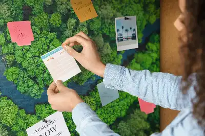 Tableau en liège déco Rivière dans la forêt