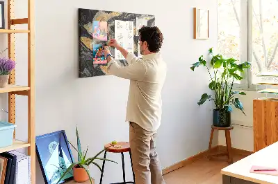 Tableau d’affichage en liège Structure rocheuse dorée